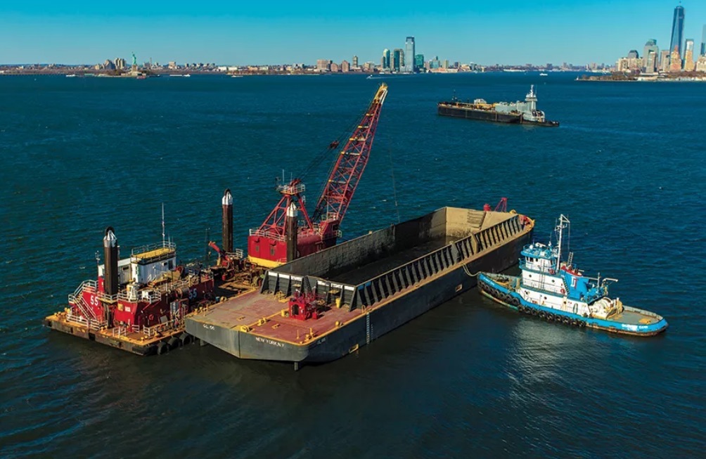 Great Lakes Dredge & Dock Co. dredging equipment at work in New York Harbor. Great Lakes Dredge is the largest dredging company in the world and has been in business for 128 years. Courtesy photo