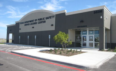 The Texas Department of Public Safety office, 3506 Twin River Blvd. in Corpus Christi, recently posted new, shorter hours to cut back on overtime expenses. Photo by Suzanne Freeman