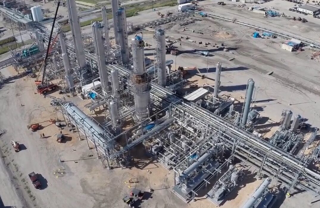 A bird’s-eye view of an NGL fractionation plant in Robstown near Corpus Christi. EPIC Midstream just completed a new fractionator on the site, which went into operation on Aug. 5. Courtesy photo