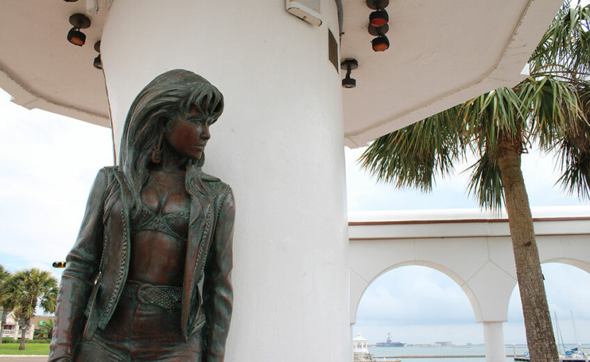 The Selena Memorial statue on the Corpus Christi downtown seawall draws thousands of visitors a year who pay tribute to the Queen of Tejano music, now said to be the inspiration for a new TV series on ABC. Staff photo by JoAnna Kopp